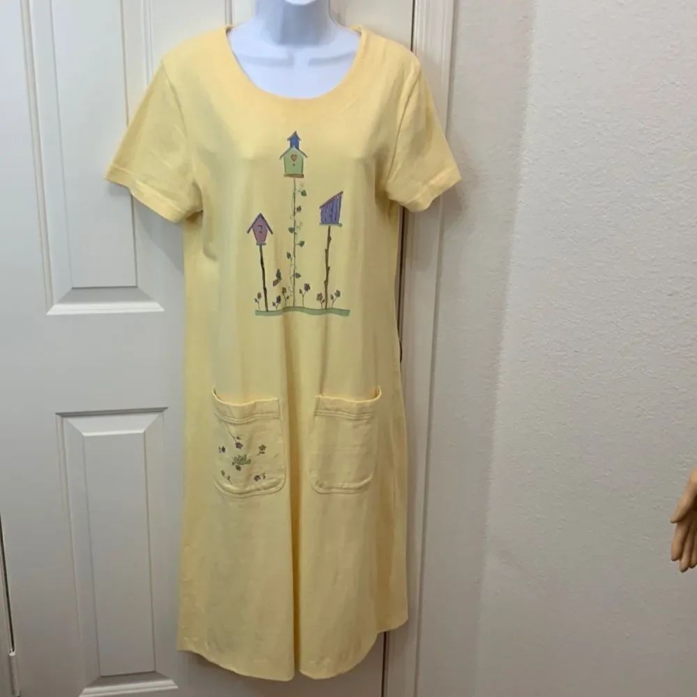 Christopher Banks Size Medium Scoop Neck Yellow Green Purple Pocket Short Sleeve
